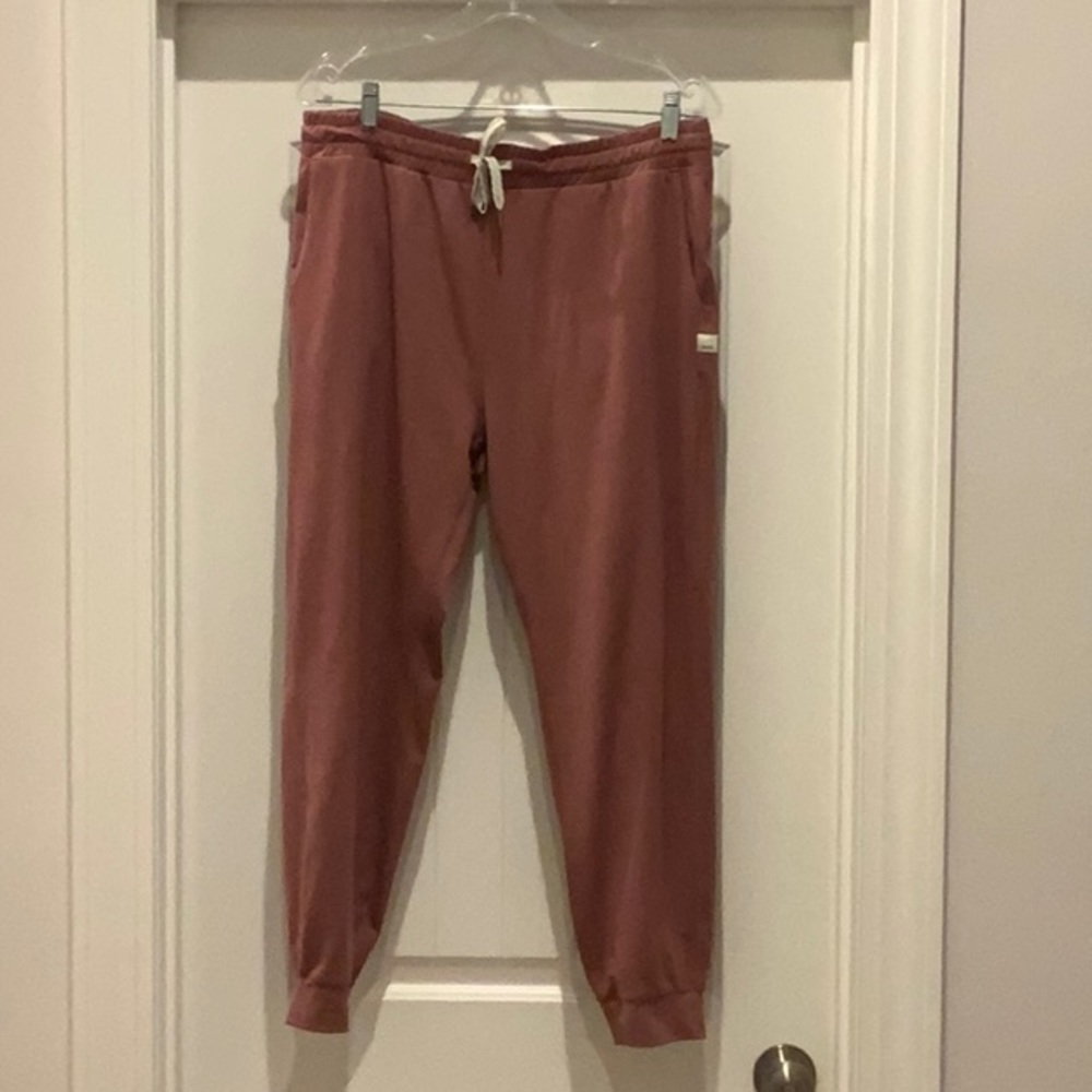 Vuori Jogggers with tapered leg like new